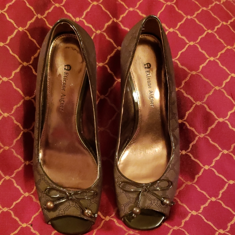 ETIENNE AIGNER HEELS